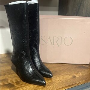 Franco Sarto Black Embossed Heeled Boots new in box size 7.5